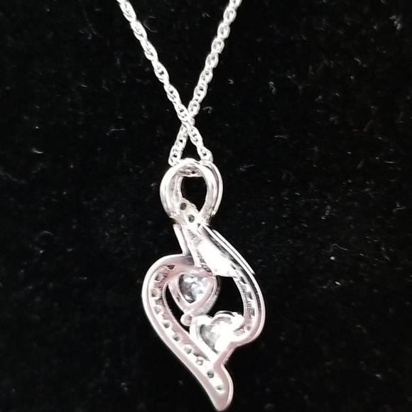 Sterling  silver pendant and chain - Picture 3 of 9